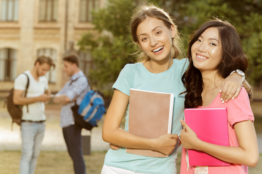 美国留学夏季入学优势